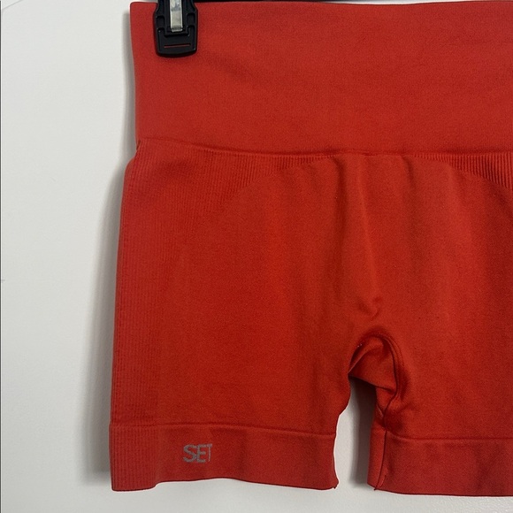 Set Active Sculptflex Biker Shorts in Guava orange size Medium activewear gym - Picture 6 of 8